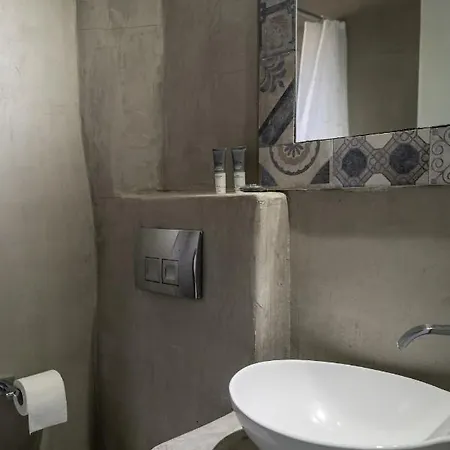 Ikaros Lägenhetshotell 3*