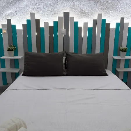 Ikaros Lägenhetshotell Karterados (Santorini)