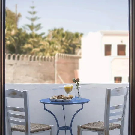 Ikaros 3* Karterados (Santorini)