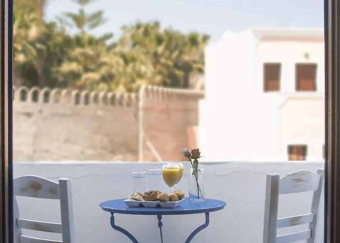 Ikaros 3* Karterados (Santorini)