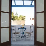 Ikaros 3* Karterados (Santorini)