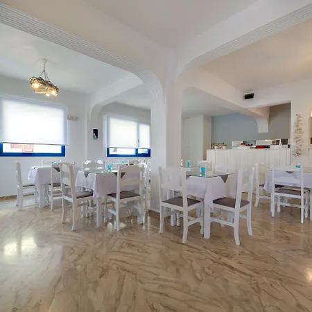 Ikaros 3* Karterados (Santorini)