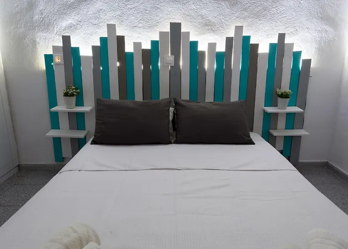 Ikaros Hotel apartamentowy Karterados (Santorini)