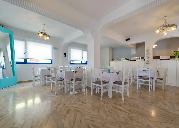 Ikaros 3* Karterados (Santorini)