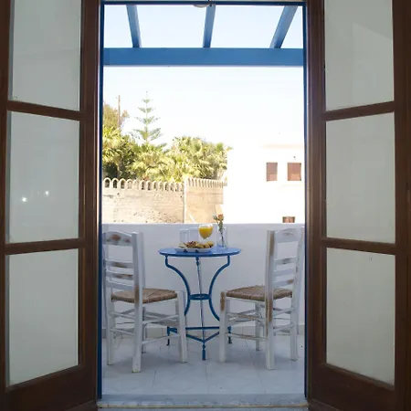 Ikaros 3* Karterados (Santorini)