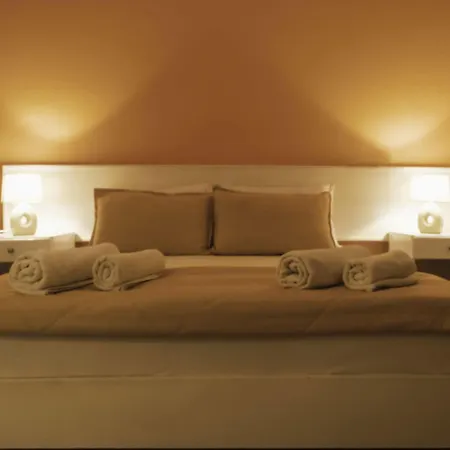 Ikaros Apartahotel Karterados (Santorini)