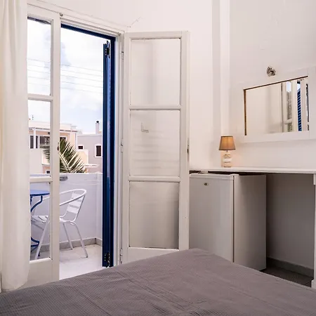 Ikaros Aparthotel Karterados (Santorini)