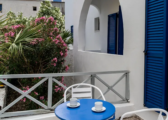 Ξενοδοχείο με διαμερίσματα ίκαρος Καρτεράδος